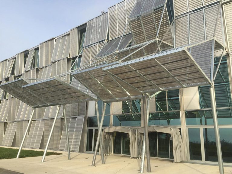 EPFL - Façade du bâtiment ME à Ecublens